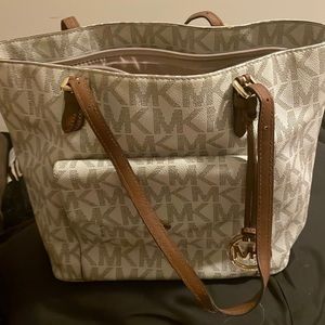 Micheal Kors purse and matching wallet